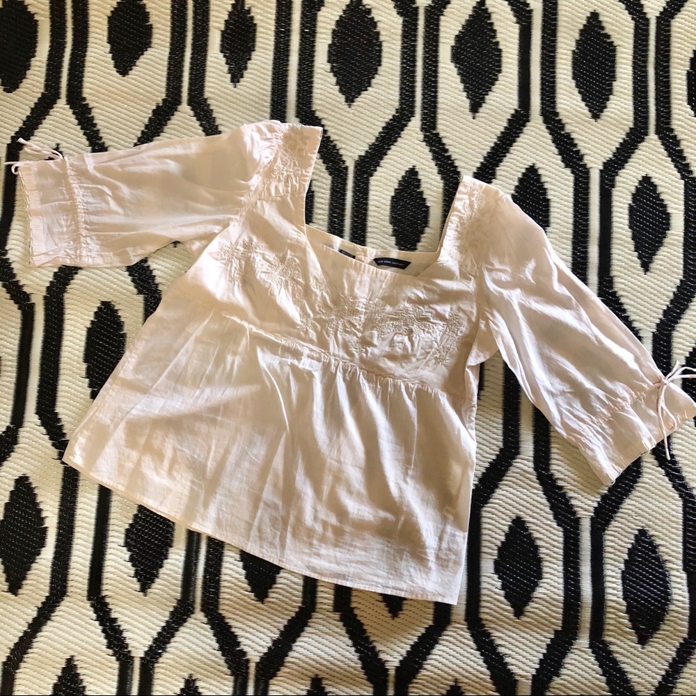 NY&Co light blush peasant top